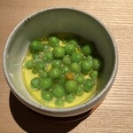 山形座 瀧波 - 豆腐のグリーンピースのせ