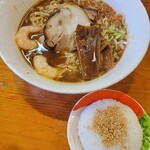 中華そば 山ちゃん - 海老しょうゆラーメン　チャーシューおにぎり