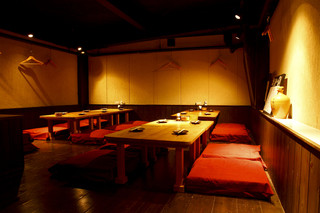 Robatasushihotaru - 最大20名までの宴会に対応する2階座敷。