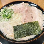 ラーメン屋 アジト - 料理写真: