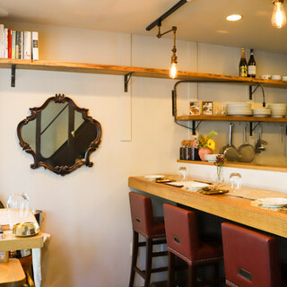 わざわざ訪れたくなるお洒落なトラットリア。女子会やデートに◎