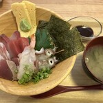 うみからそらへ - ７種の海鮮丼定食　１２００円