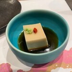サカナキュイジーヌ・リョウ - お通し　胡麻豆腐