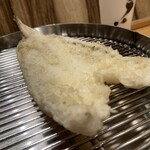 てんぷら 下村 - しっかり揚げられ尻尾まで旨い