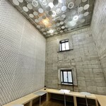 safi - 元蔵のカフェスペースは現代アートな世界です