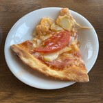 Trattoria & Pizza Banzo - ソーセージじゃが芋トマトのピザ