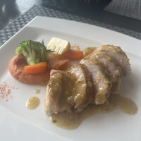 R restaurant & bar - 