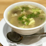 洋食 おがた - スープ