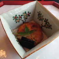 行楽庵 - 熱々の丸茄子の田楽(*´・ω-)b