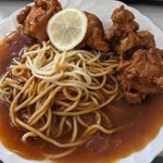 アオイ - カラアゲスパ♪850円（税込み）でっかいモモ唐4こ。ジューシー♪かじると肉汁ジワッ(⁠≧⁠▽⁠≦⁠)