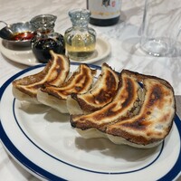ON the TABLE CHINESE - 