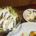 キッチン ブルー グローブ - サラダ、お新香のアップ