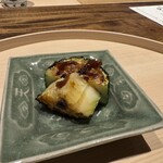 温石 - 長時間焼いたズッキーニ　ローストオニオンの醤油漬け