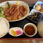 米と汁のお食事処 氣楽 - 