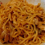 油そば専門店 歌志軒 - トッピングを全部入れて混ぜ混ぜした油そばです。