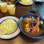札幌スープカレー JACK - チキンベジカレー大辛とライス150g