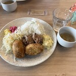 cafe&bar OLIZURU - ミックスフライランチ