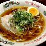 俺の中華たなか家 - 「中華そば小盛」着丼＼(^o^)／　器が一回り小さいですが、盛付けも丁寧＆綺麗✨