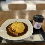 カフェ ラット ニジュウゴド - オムライス デミソース　と　ドリップコーヒー
JPY 1,738