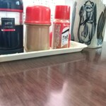 大受 - 料理写真:卓上調味料