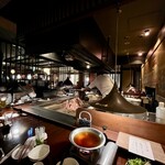 蔵の庄 総本店 - カウンターと焼き場