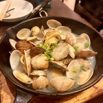 魚市場北海 - あさりのバター酒蒸し
