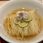 麦と麺助 - 銀付き伊吹イリコの冷やかけそばく