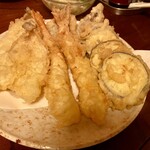 居酒屋まるよし - 天ぷら盛り合わせ
