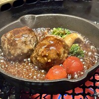 焼肉 よいん - スキレットでぐつぐつハンバーグ！