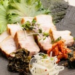 Suran Je - 薬膳(韓方) ポッサム～葉もの野菜付～
