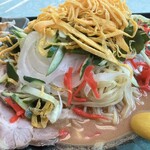 味楽 - オニオンスライスが隠れている