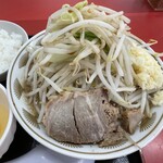 ラーメン もっけだの - 『朝食セット(ハーフラーメンニンニク野菜マシマシ』のラーメン