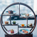 Series the Sky - 豚角煮 、大山鷄 棒棒鶏 、大連産クラゲ 湯葉巻 、野菜 甘酢漬 、塩トマト 杏子 、賀茂茄子 油淋 、マグロ 姜葱 、有頭海老の塩茹 紹興酒風味