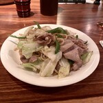 厨房酒場 カモメセラー - ㌧バラとキャベツの塩焼きそば。こういうのが食いたかったのダ！