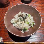日本料理 十二ヵ月 - 牡蠣と広島菜の炊き込みご飯