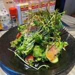 めしや アガる - シラスの和風サラダ