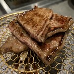 北海道焼肉 北うし - びえい和牛イチボ2枚重ねて