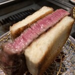 北海道焼肉 北うし - 北海道和牛フィレトリャフステーキサンド