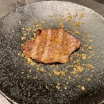 北海道焼肉 北うし - 知床和牛タン中　自家製カラスミ