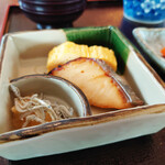 和食 海 - 焼き魚、卵焼き、しらすおろし