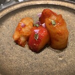 北海道焼肉 北うし - 苺と牡丹えびのキムチ