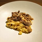 ペルトナーレ - ②品目　牛テールのラグーソース　自家製生パスタ