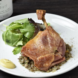 気軽にワインとフレンチを楽しめる、リーズナブルなお店です☆