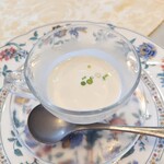 ラパンアジル - 選べるスープ。季節によってスープが変わります。