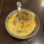 トマト - ビーフタンカレーチーズトッピング