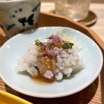 恵比寿 鮨 謙心 - 鱧の湯引き梅肉掛け