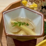 恵比寿 鮨 謙心 - 北海道産ホワイトアスパラのお浸し