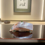 恵比寿 鮨 謙心 - 対馬の鯵は脂が凄い！