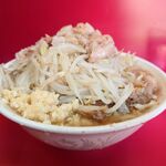 ラーメン二郎 - 小ブタ　ヤサイ・ニンニク・アブラ