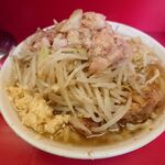 ラーメン二郎 - 小ブタ　ヤサイ・ニンニク・アブラ